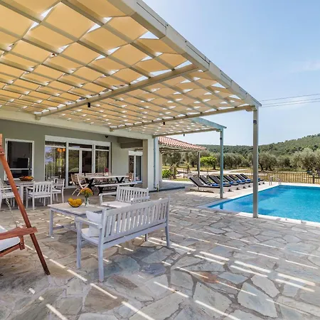 Aelia Fuer 10 Personen In Skopelos * Alikias